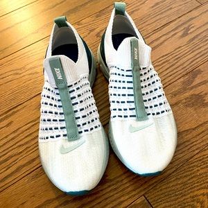 Brand New! NEVER WORN phantom Run FK 2 Women